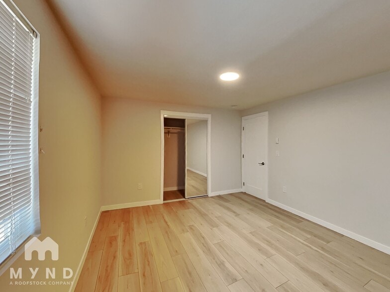 Building Photo - 4729 Delridge Wy SW