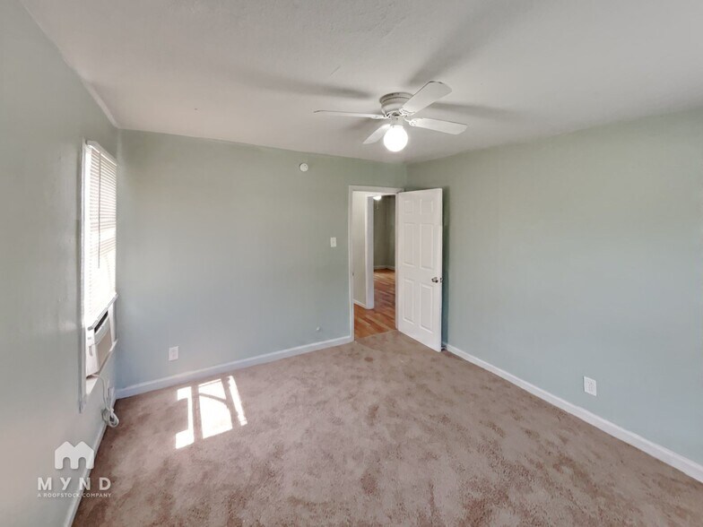 Building Photo - 1441 Miami Dr