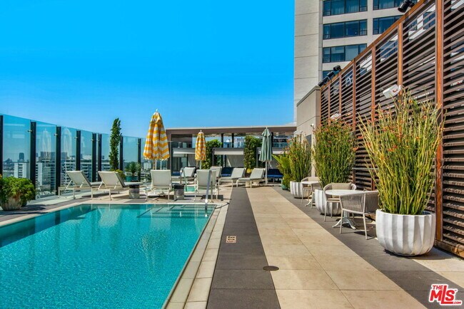 Building Photo - 8420 W Sunset Blvd