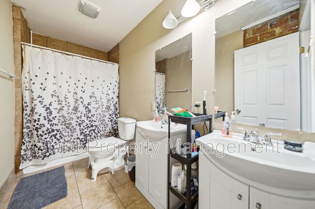 Building Photo - 2536 Adams Ave