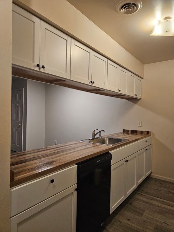 Building Photo - 29936 Utica Rd