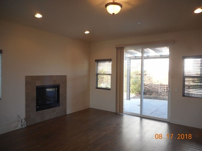 Building Photo - Beautiful Legacy at La Ventana Single Story Home near the 101 Frwy/Marian Hospital