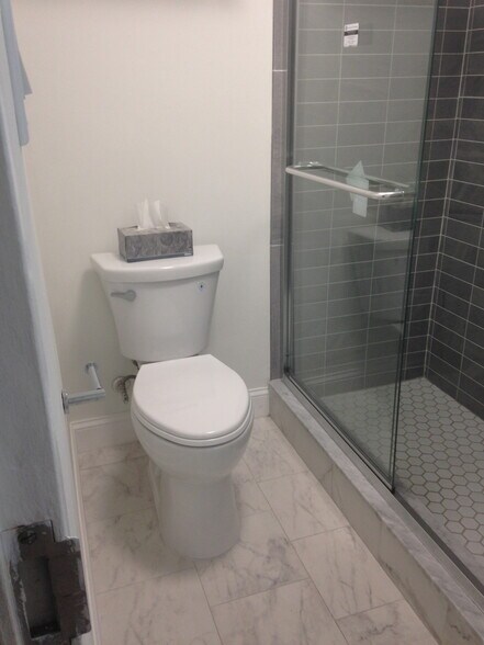 Building Photo - 604 S Washington Sq