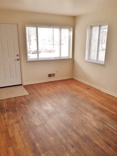 Primary Photo - 1176A Sanborn Place