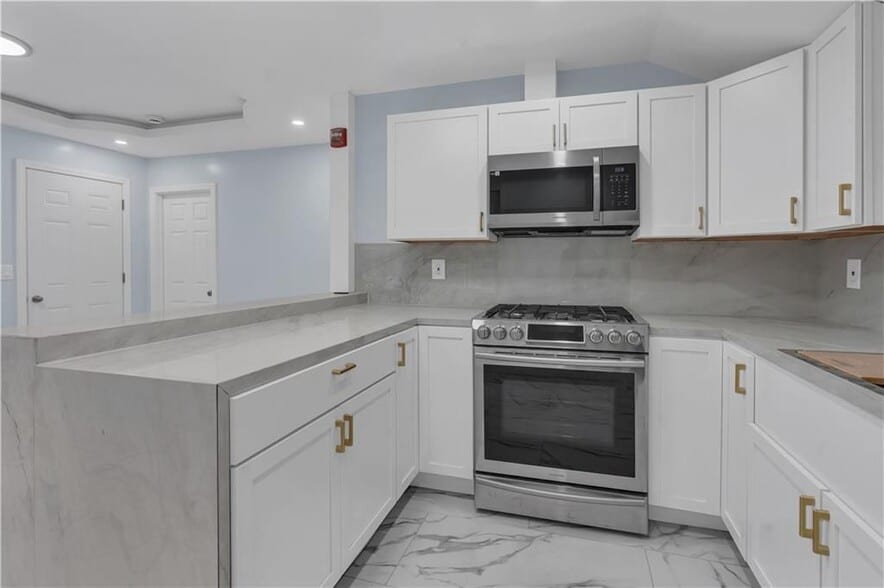 Building Photo - 458 High St