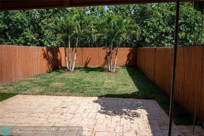 Building Photo - 316 Sunshine Dr
