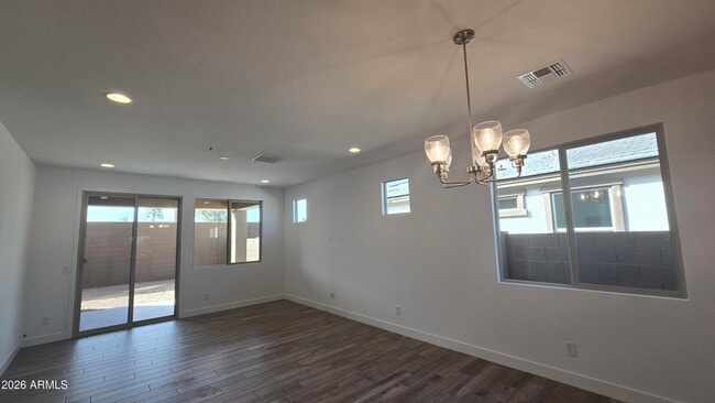 Building Photo - 8823 W Pasadena Ave