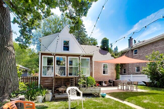 Building Photo - 8326 N Kostner Ave