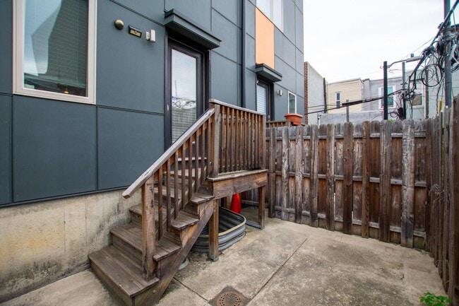 Building Photo - Modern & Efficient Point Breeze Townhome!