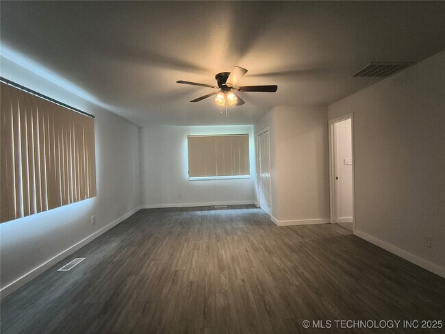 Building Photo - 16012 S Elwood Ave