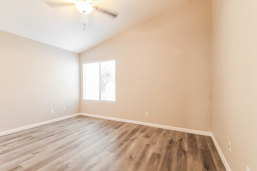 Building Photo - 3034 W Melinda Ln