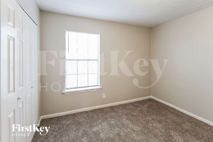 Building Photo - 401 Hemlock Dr