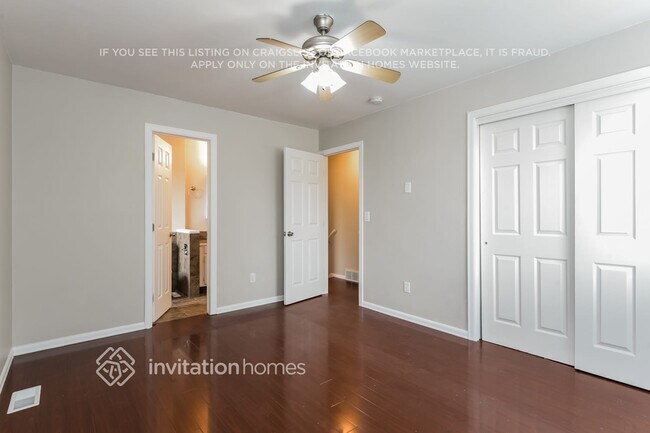 Building Photo - 227 Poppy St