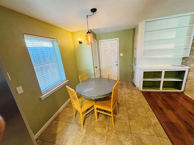 Building Photo - 2615 Gladiolus Ln