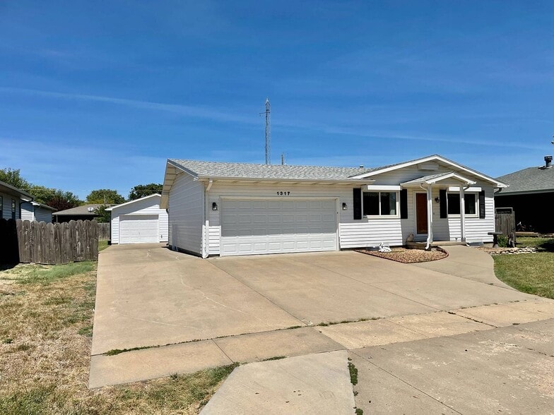 Building Photo - 1317 E Minneapolis Ave