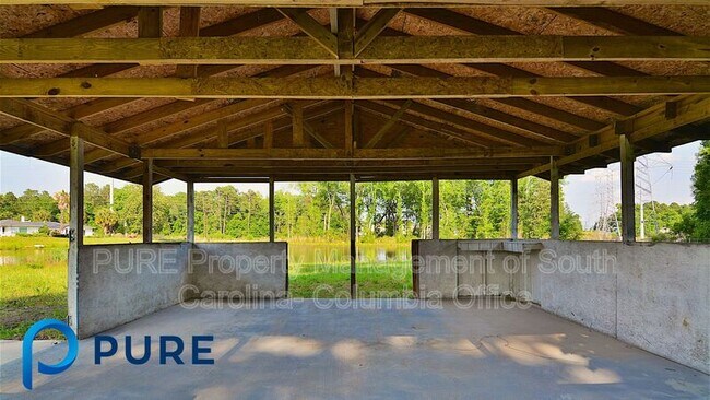 Building Photo - 1829 Memorial Dr