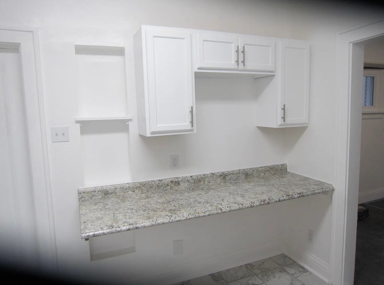 Building Photo - 2840 Dwight Ave