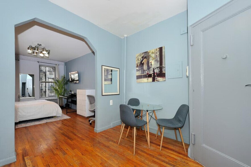 Building Photo - 173 E 91st St