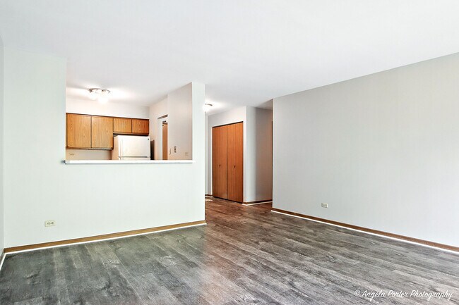 Building Photo - 33720 N Royal Oak Ln