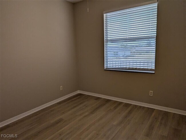 Building Photo - 2933 Santa Barbara Blvd N