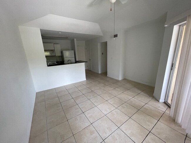 Building Photo - Palm Lakes Condominium