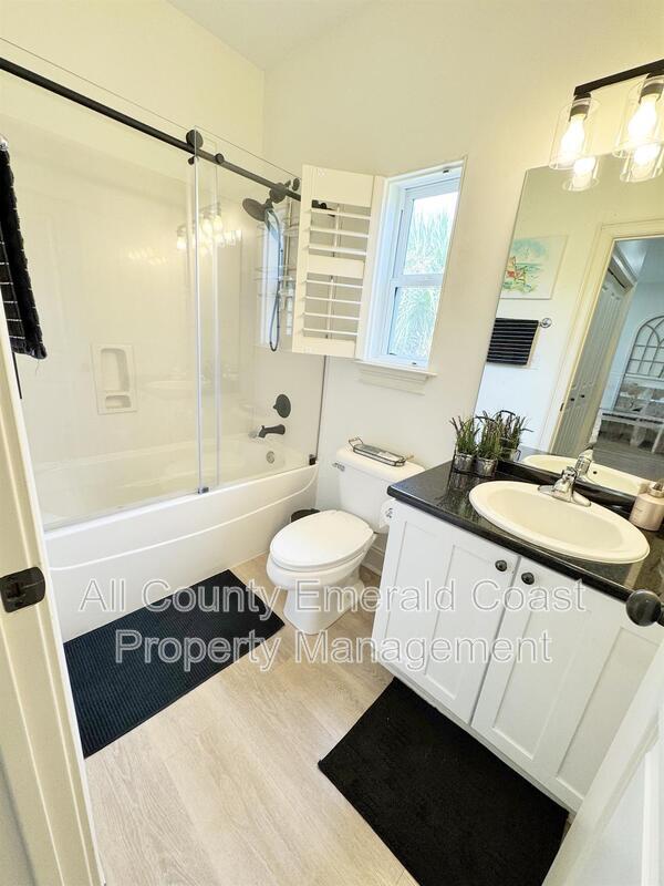 Building Photo - 25 S Wildflower Dr