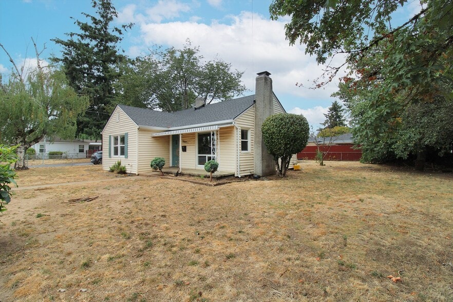 Building Photo - 7805 SE Flavel St