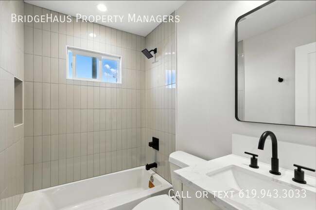 Building Photo - 207 Hensley-