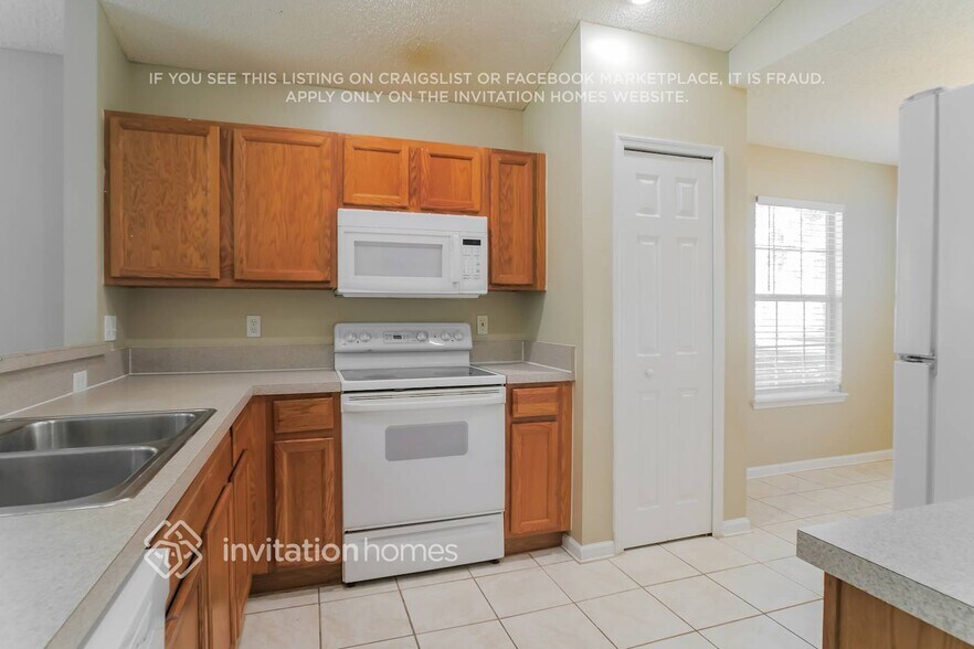 Building Photo - 316 Southlake Dr