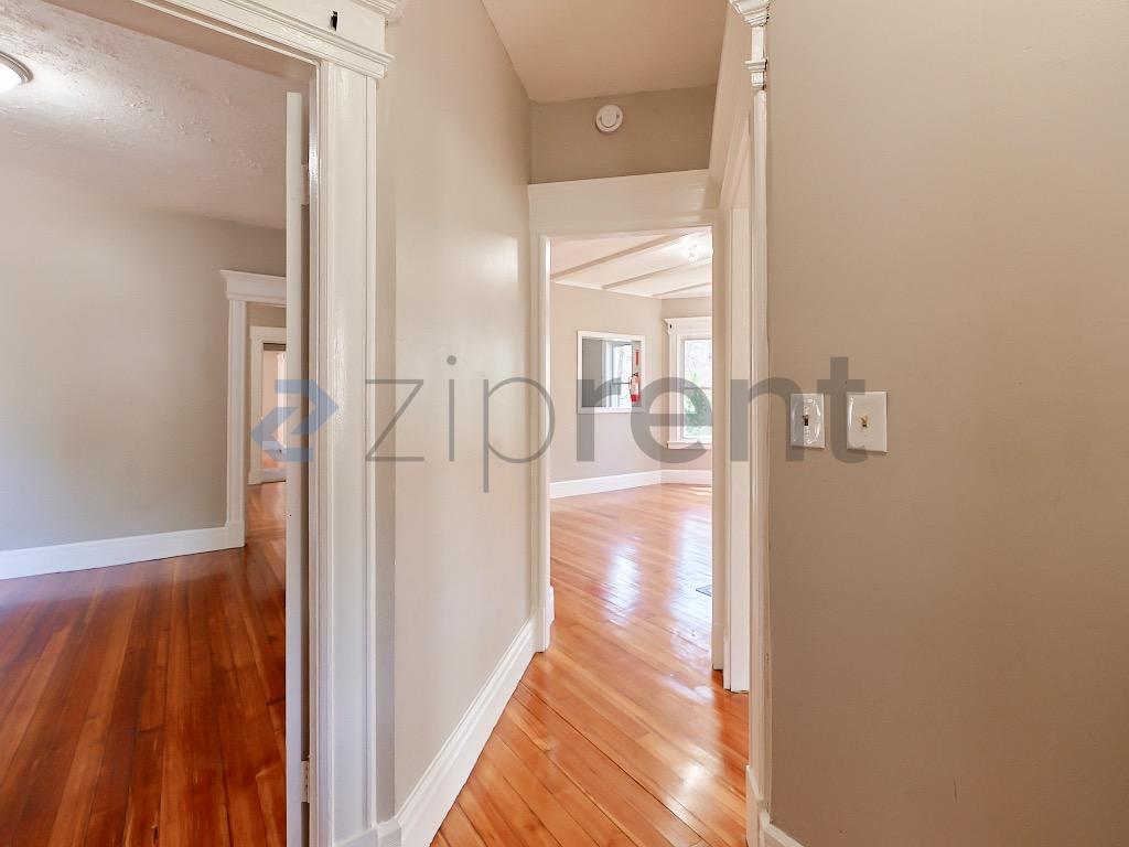 Building Photo - Unit 1