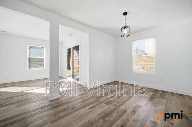 Building Photo - 1143 Clear Springs Rd