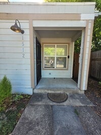 Building Photo - Spacious 1bd, semi-detached apartment for rent in the desirable Jefferson West Side neighborhood....