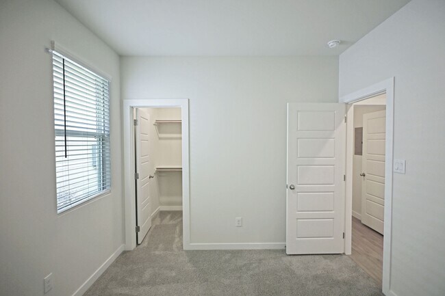 Building Photo - 2943 Angelou St