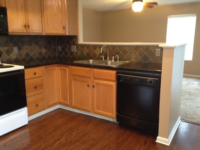 Building Photo - 9255 Heritage Glen Dr