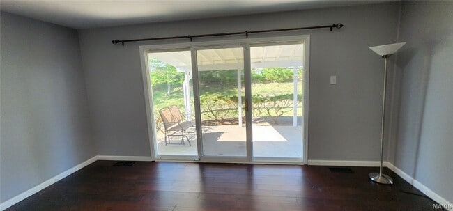 Building Photo - 1145 Mackinac Dr