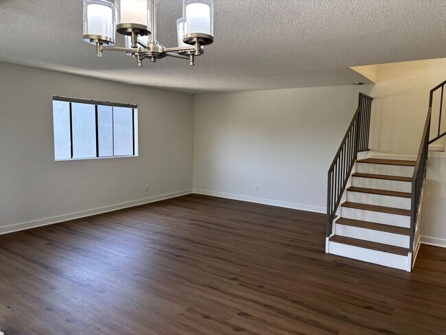 Building Photo - 627 Orange Grove Ave