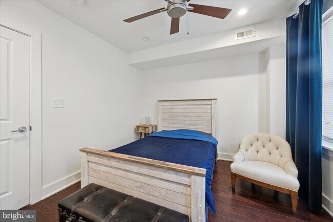 Building Photo - 1138 MOUNT VERNON St