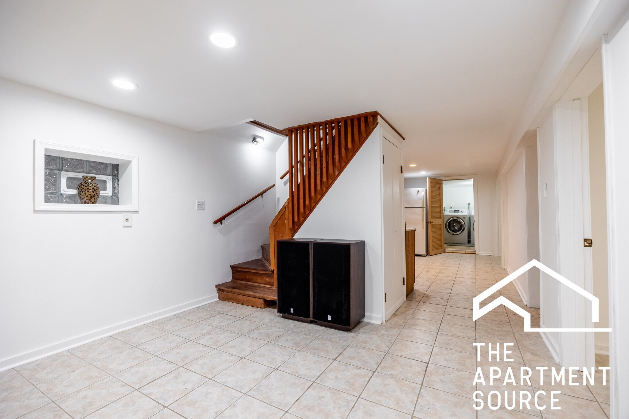 Building Photo - 2305 N Melvina Ave