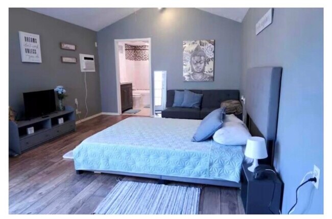 Building Photo - 2606 Stanford St