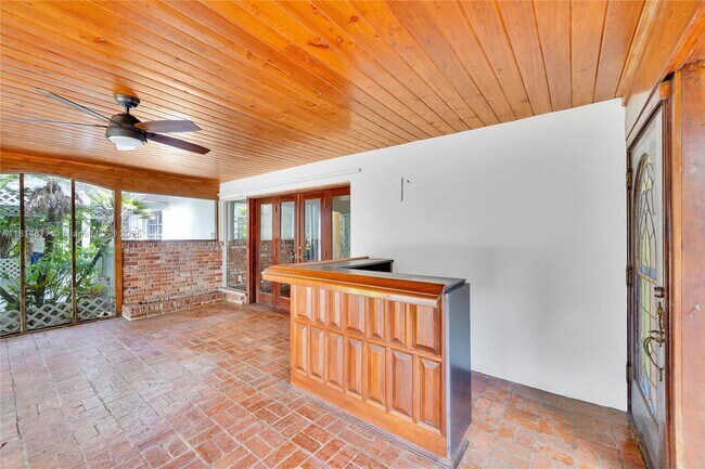 Building Photo - 12101 SW 68th Ct