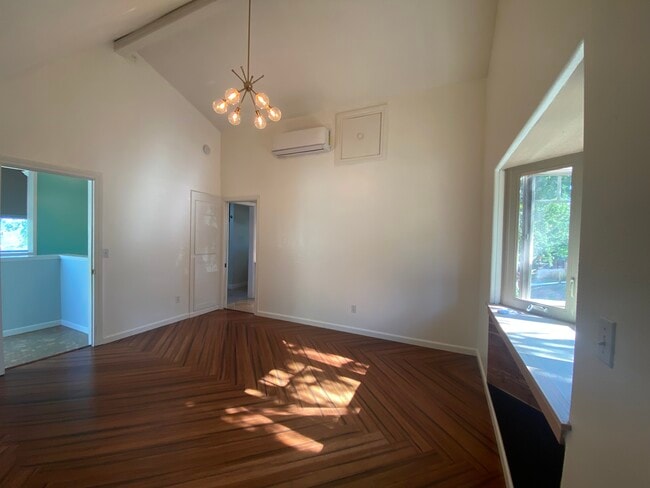 Building Photo - 14002 Hemlock Dr