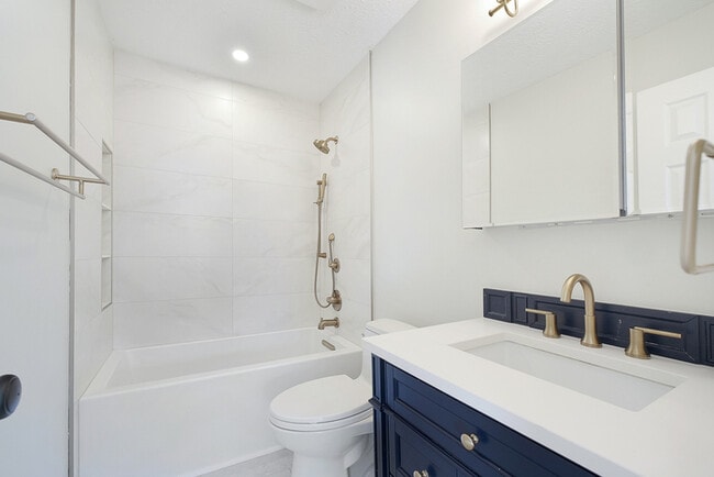 Building Photo - Beautifully 4-Bedroom Home in the Heart of Brownsburg!