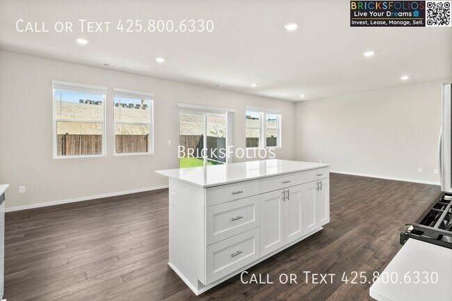 Building Photo - 1342 SW Pendleton Way