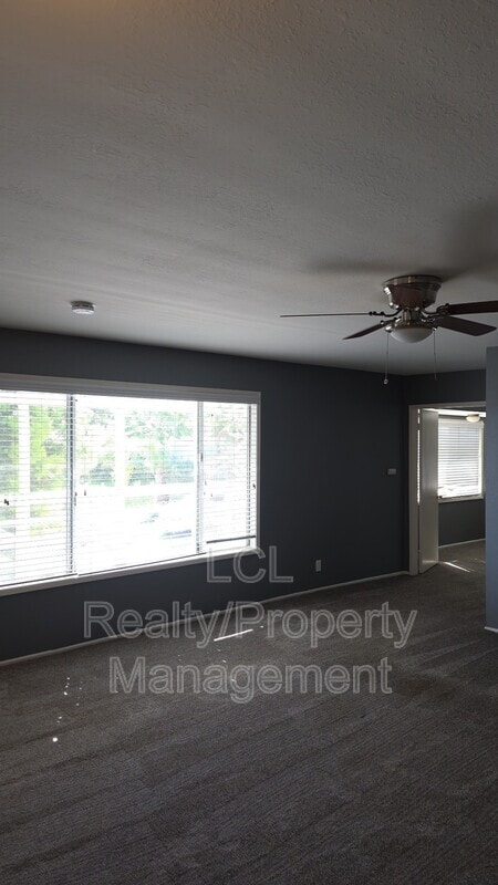 Building Photo - 33361 Gisborne St