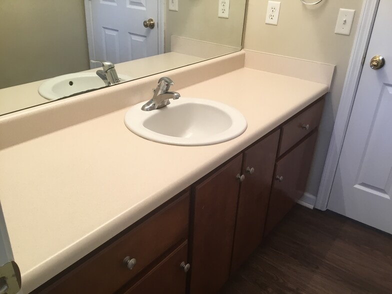 Building Photo - 55 Carlisle Ln