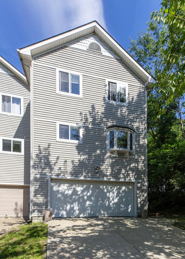 Building Photo - 1552 Jones-1552-1