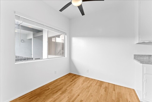 Building Photo - 2464 Penmar Ave