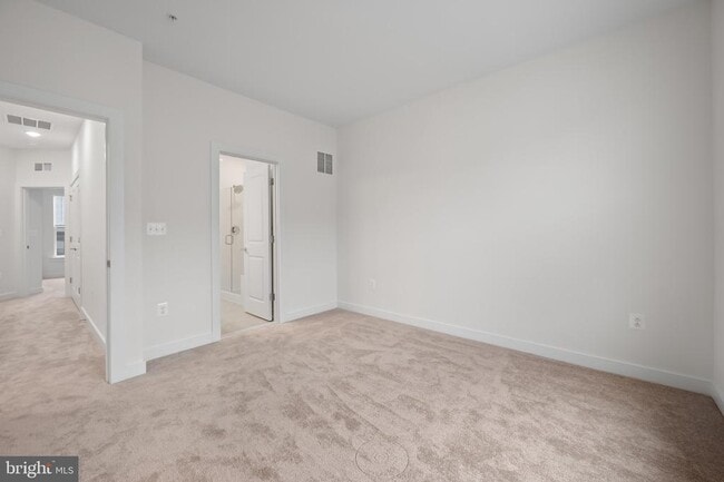 Building Photo - 210 Sundrop Ln