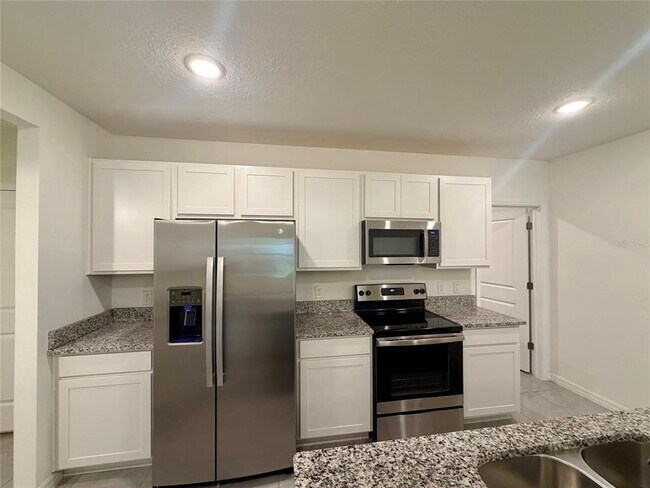 Building Photo - 614 Cheval Ln