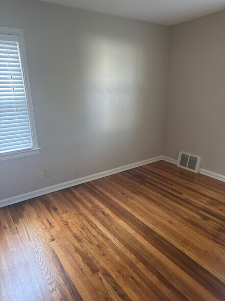 Back bedroom - main floor - 707 Ford Blvd